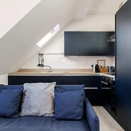 Modern 1 Bed Seaside Apartment-3
