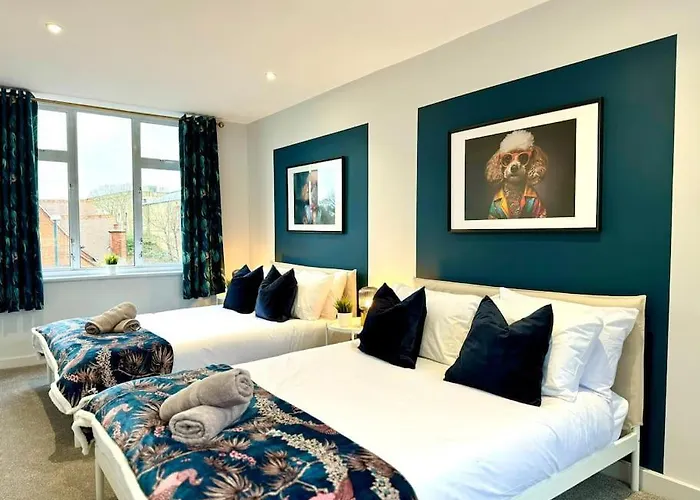 Coastal 3Br Bournemouth Apartment, Prime Location